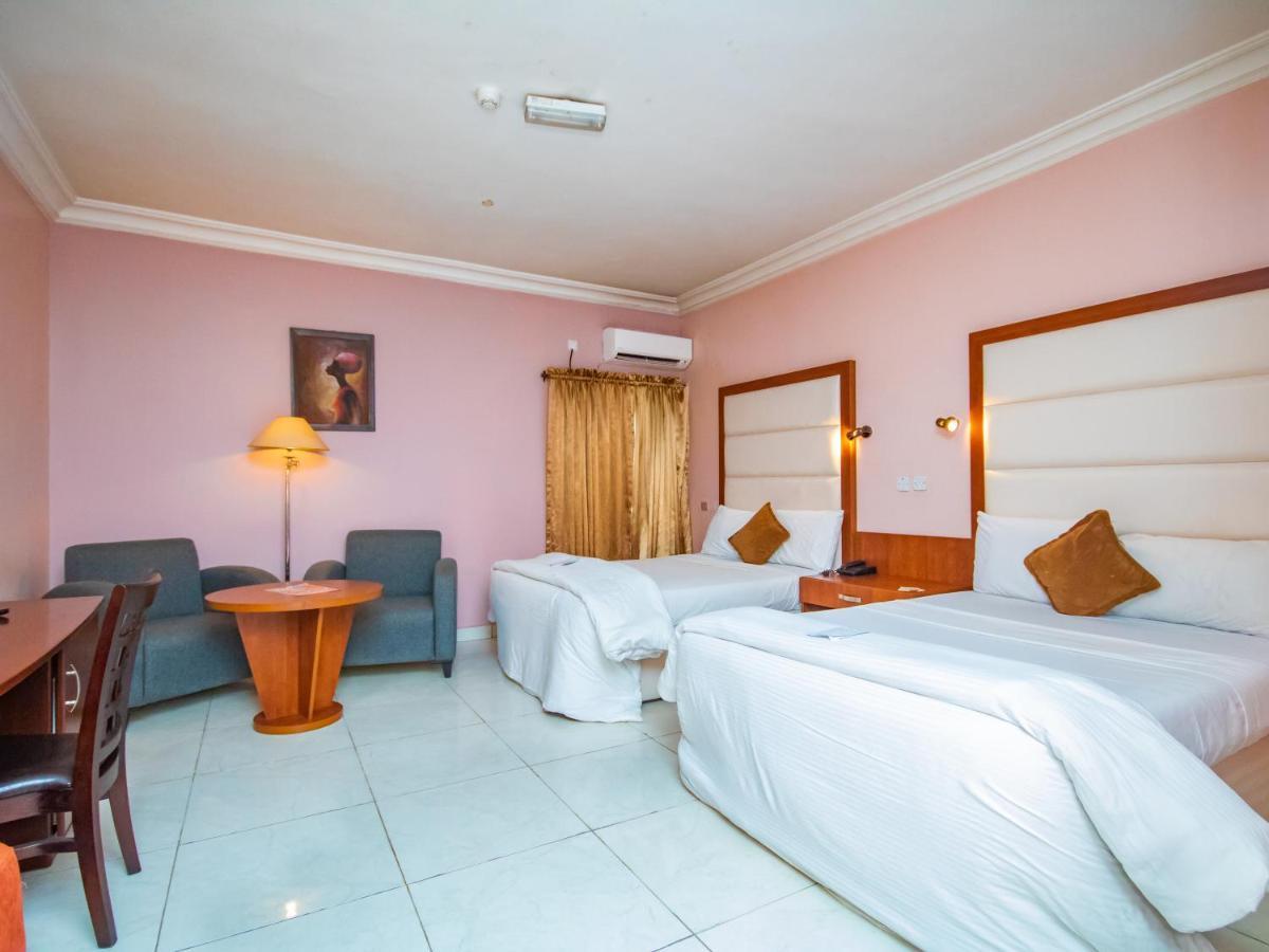 Denis Hotel Abuja Mobushipe Exterior foto